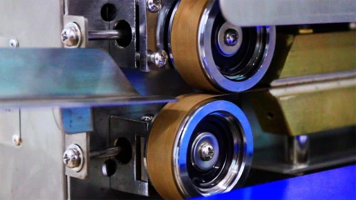 Soudeuse en continue horizontale avec marqueur rotatif solide FRBM-810I