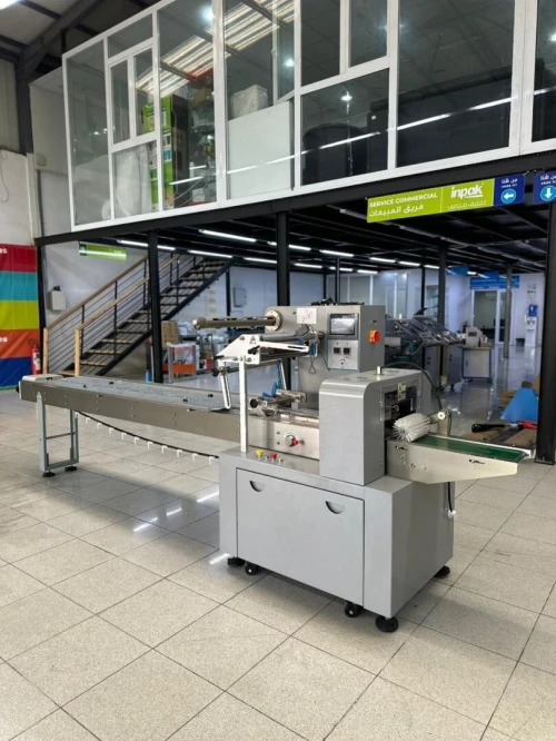 Machine flowpack YC323