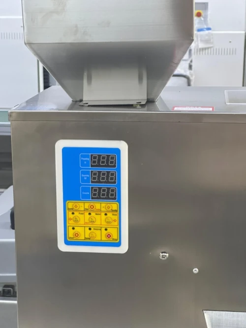Remplisseuse poudre granule semi-automatique F-500