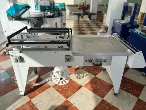 Soudeuse en L semi automatique BLA - 8060
