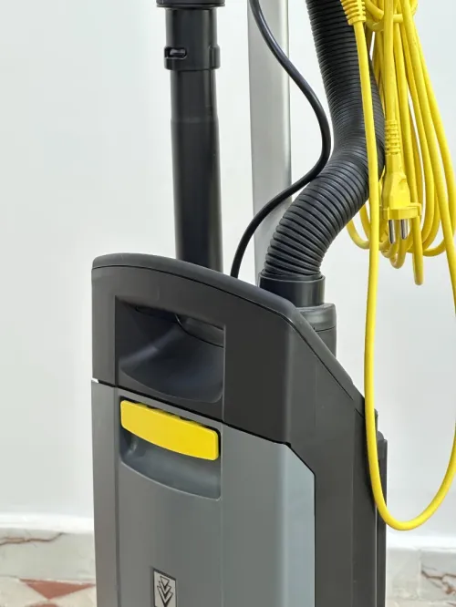 Aspiro-brosseur pour moquettes Kärcher CV 38/2
