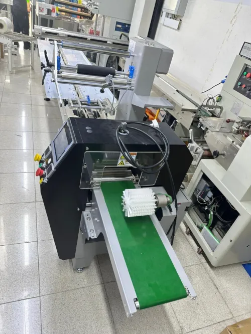Machine flowpack YC420
