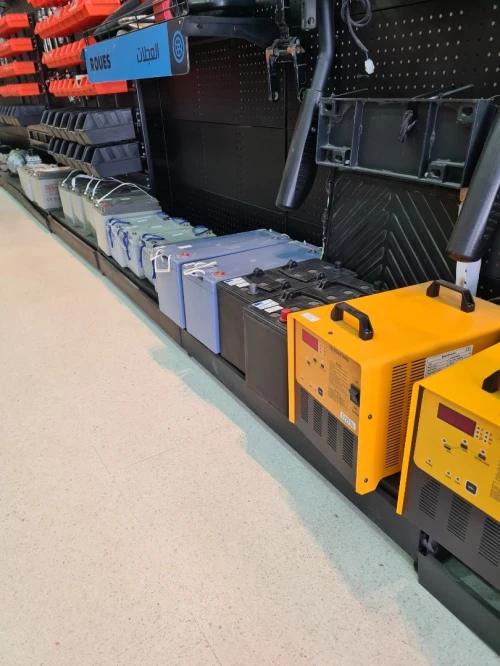 Batterie et chargeur gerbeurs et transpalettes électriques