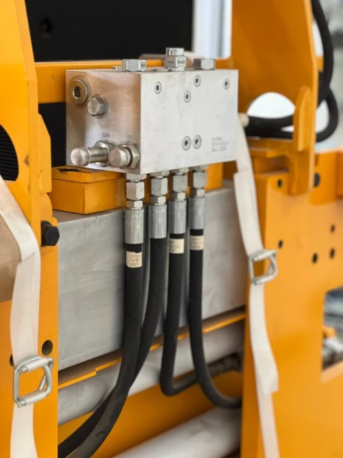 Pince à carton pour chariot élévateur CCS15E-006B
