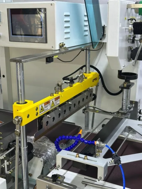Filmeuse automatique pneumatique à soudure continue YS-ZB-5AB