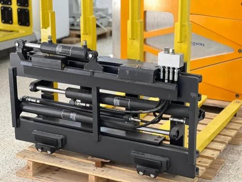 Double fourches de palettes pour chariot élevateur 8FDS25-B002