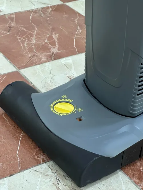 Aspiro-brosseur pour moquettes Kärcher CV 38/2