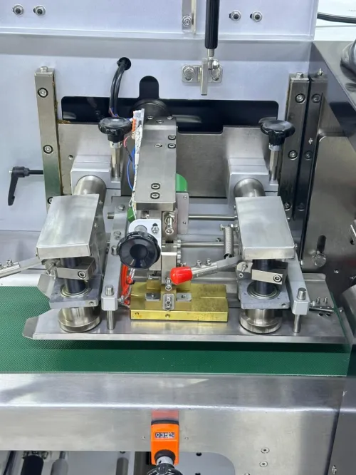 Machine flowpack YC420