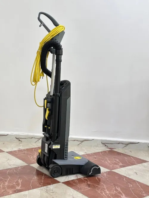 Aspiro-brosseur pour moquettes Kärcher CV 38/2