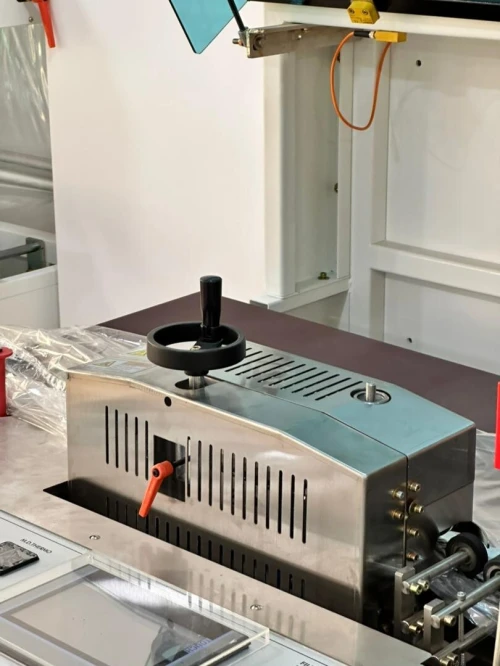 Soudeuse automatique en continu haute cadence YS-ZB-5B