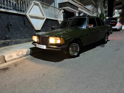 Mercedes Classe E 1983 300D