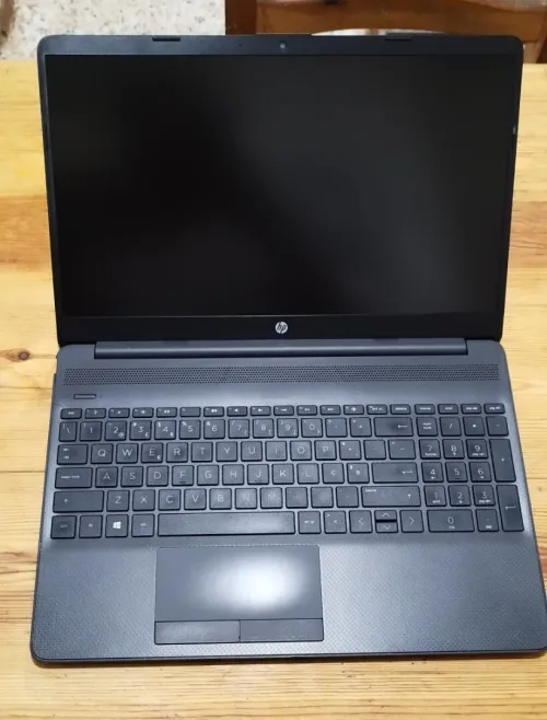 HP 255 G8 Ryzen 3 SSD - Rapide et idéal - travail études