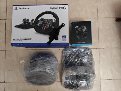 Volant Logitech g29 avec shifter et support neuf