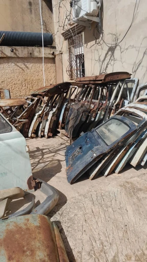 Un lot de porte de voiture