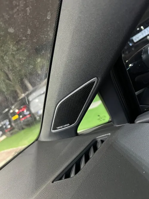Volkswagen Golf 8 2025 R Black Edition 