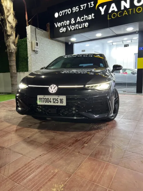 Volkswagen Golf 8 2025 R Black Edition 