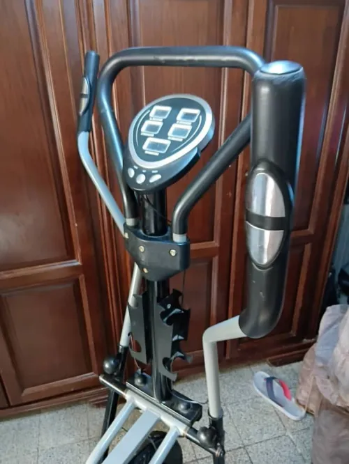 Vélo elliptique avec selle