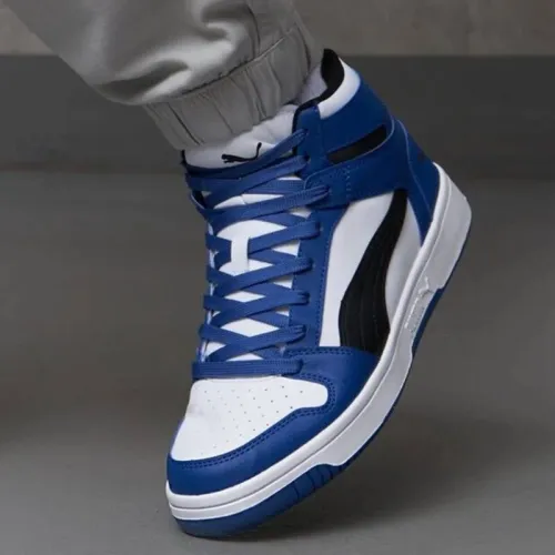 Chaussures puma taille 42 sans boîte jamais utilisée