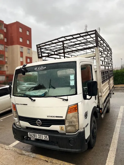 Nissan Cabstar nt 400 2011