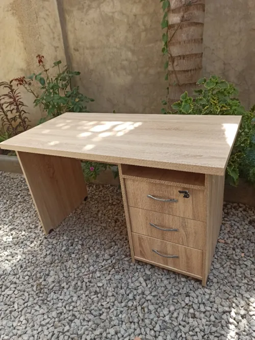 bureau trois tiroires