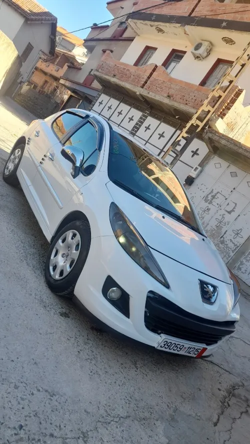Peugeot 207 2012 Fennec