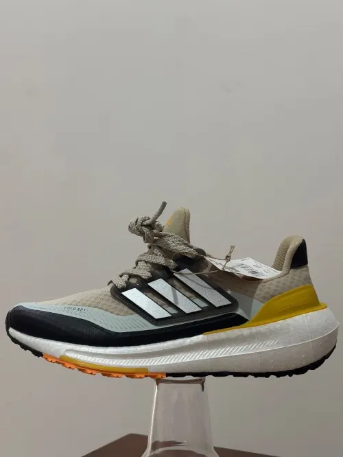 ULTRABOOST LIGHT COLD RDY adidas