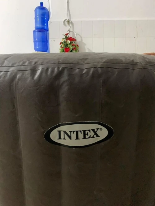 À vendre jacuzzi intex original 5 personnes