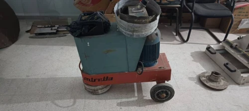 Une machine de ponçage
