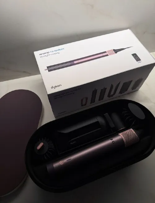 Dyson airwrap co-anda