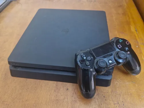 ps4 Slim Flashé +1tb et 10jeux installé