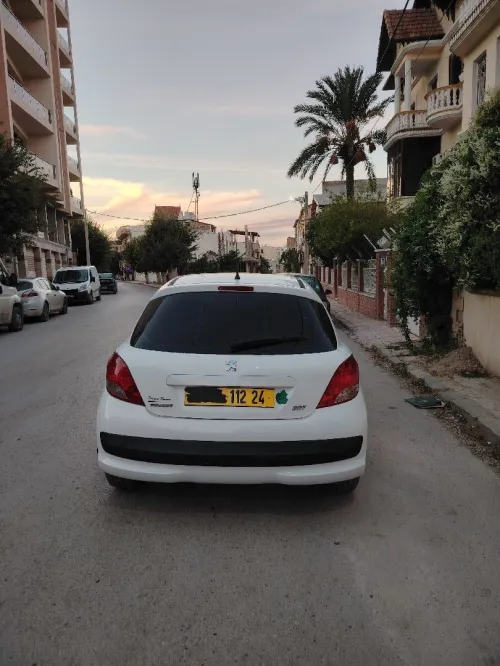 Peugeot 207 2012 Fennec