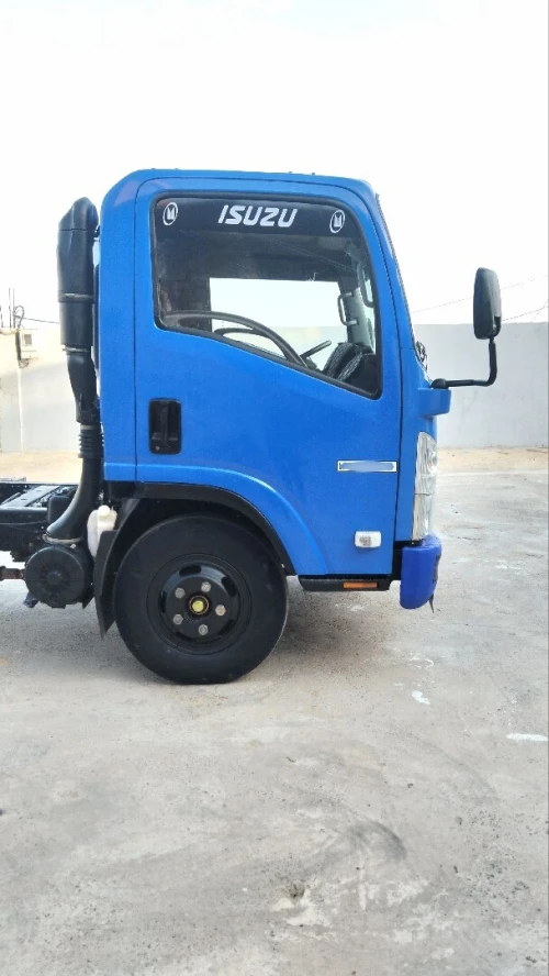 Isuzu NPR71 2010