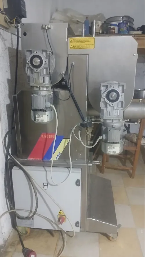 Manitunance industrielles et cablage des armoires électriques électriques et programmation automate plc et réparation toutes les machines industrielles