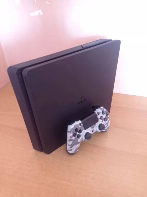 Ps4 slim flaché 