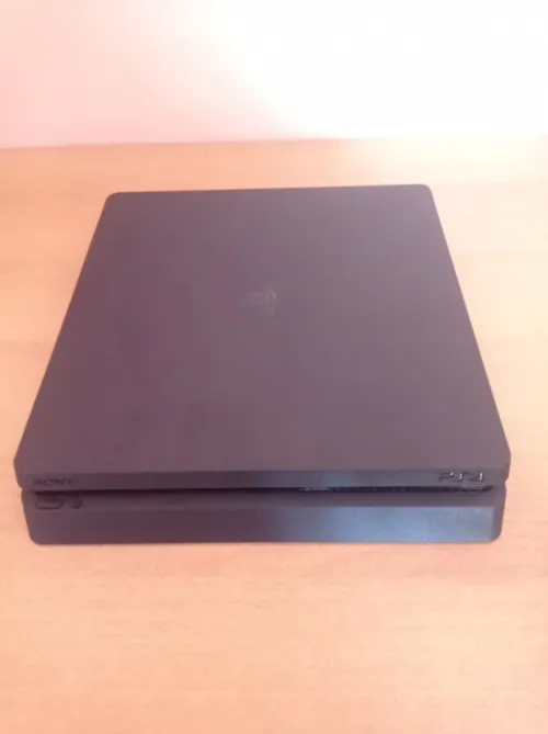 Ps4 slim flaché 