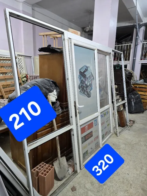 Vitrine en aluminium 2 facade
