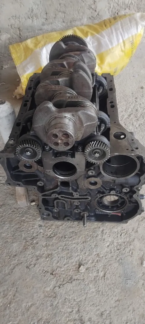 Pièce moteur mercedes 0m651