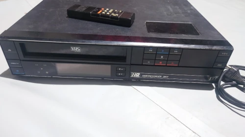 Video Tape Recorder ITT-VHS/ Magnétoscope ITT-VHS