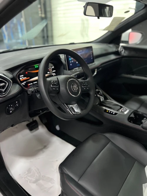 MG 5 2025 Luxury