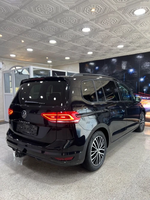 Volkswagen Touran 2023 Lounge Business