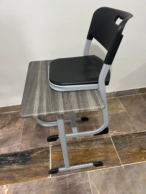 10 Tables et chaises scolaire طاولات مدرسية مع كراسي   9900 دج للطقم الواحد (طاولة + كرسي)