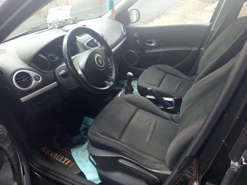 Renault Clio 3 2011 Night and Day