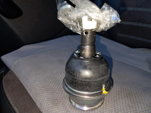 A vendre embout de suspension et rotule de suspension Toyota hilux 2007suspension 