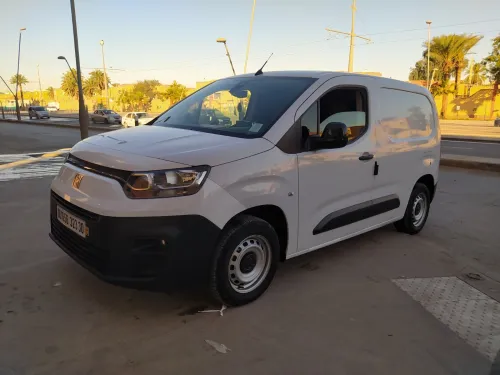 Fiat Doblo 2023 Itali