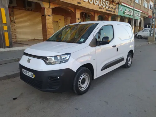Fiat Doblo 2023 Itali