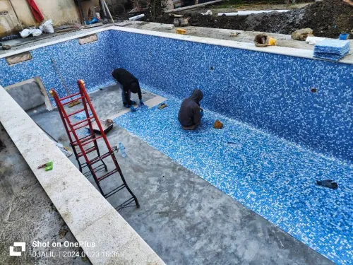 Construction , Rénovation et Entretien de Piscines ( Publics et Privés)