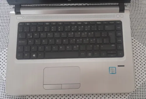 Pc portable HP i3 6éme génération ram 8g ddur 256 ssd bon état