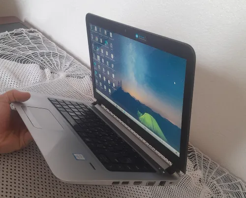 Pc portable HP i3 6éme génération ram 8g ddur 256 ssd bon état