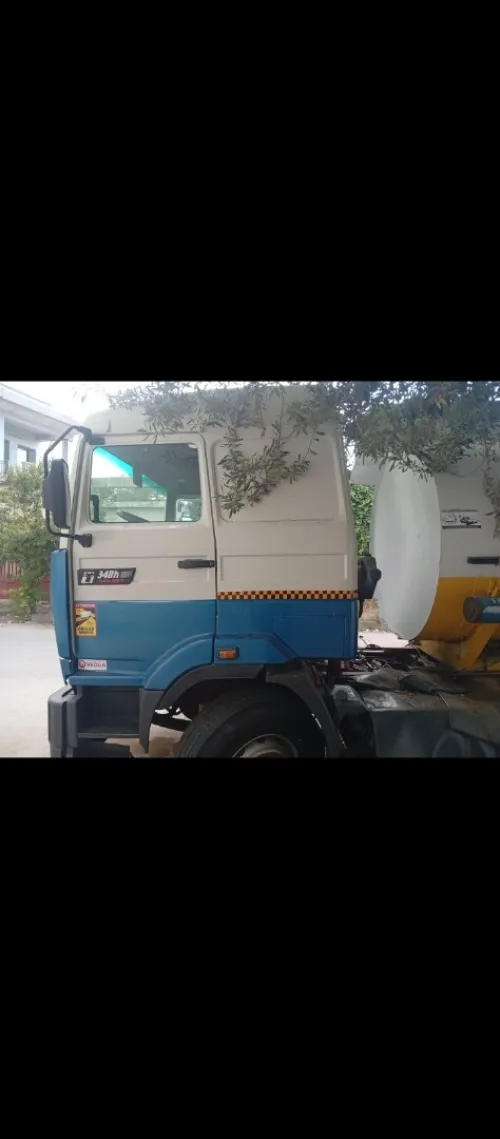 Camion citerne à carburant