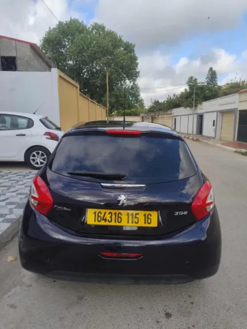 Peugeot 208 2015 Silver Line